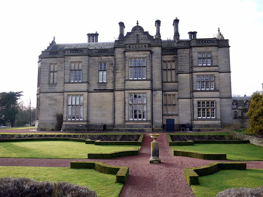 Façade est et jardin de Matfen Hall